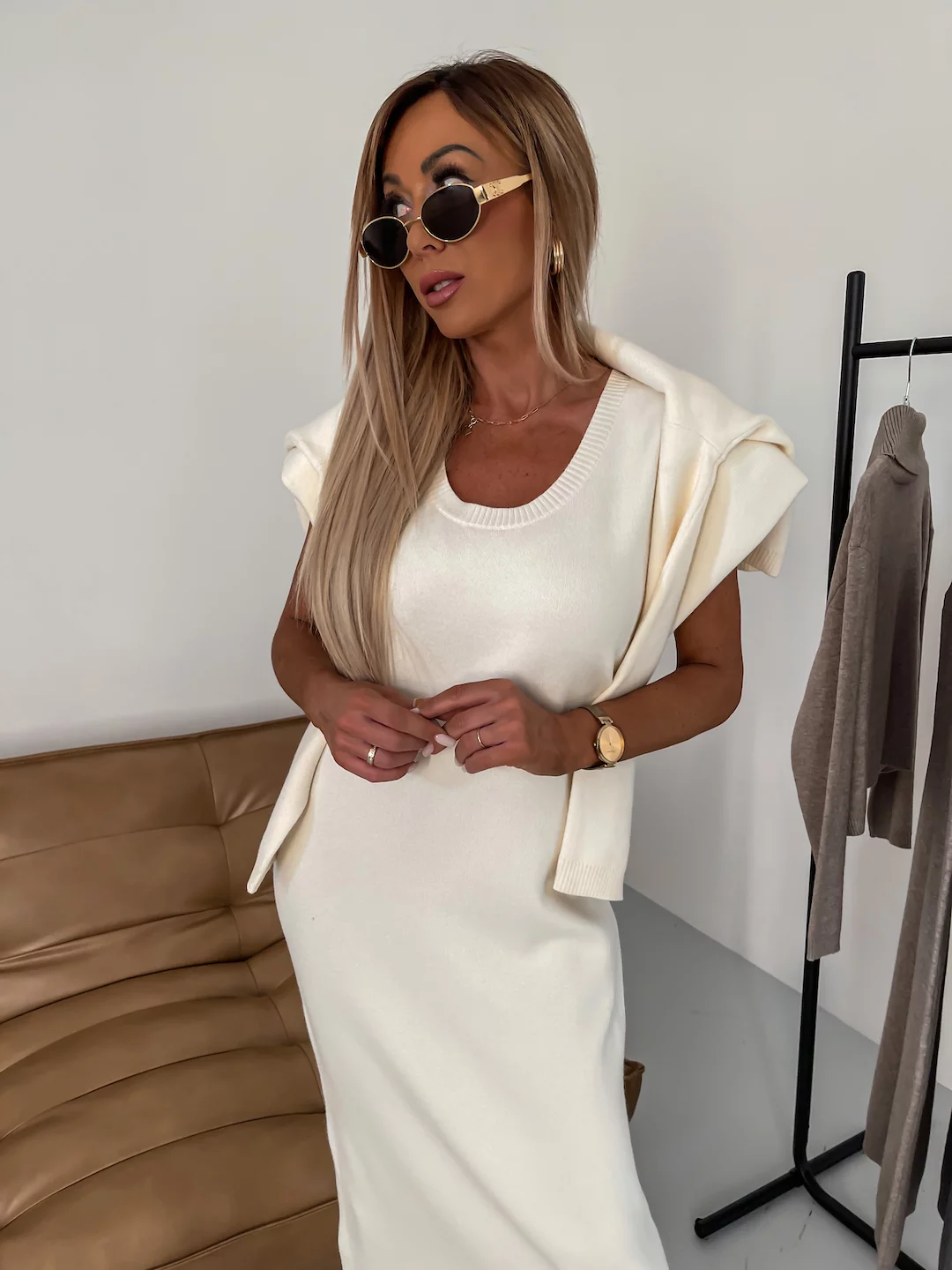 Strick-Zweiteiler Damen mit Rollkragenpullover und Midirock in Creme
