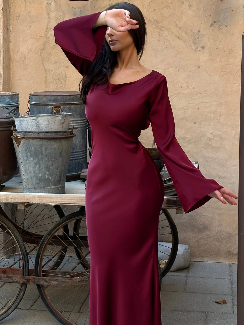 Maxikleid Damen langarm mit weitem Ausschnitt und ausgestellten Ärmeln