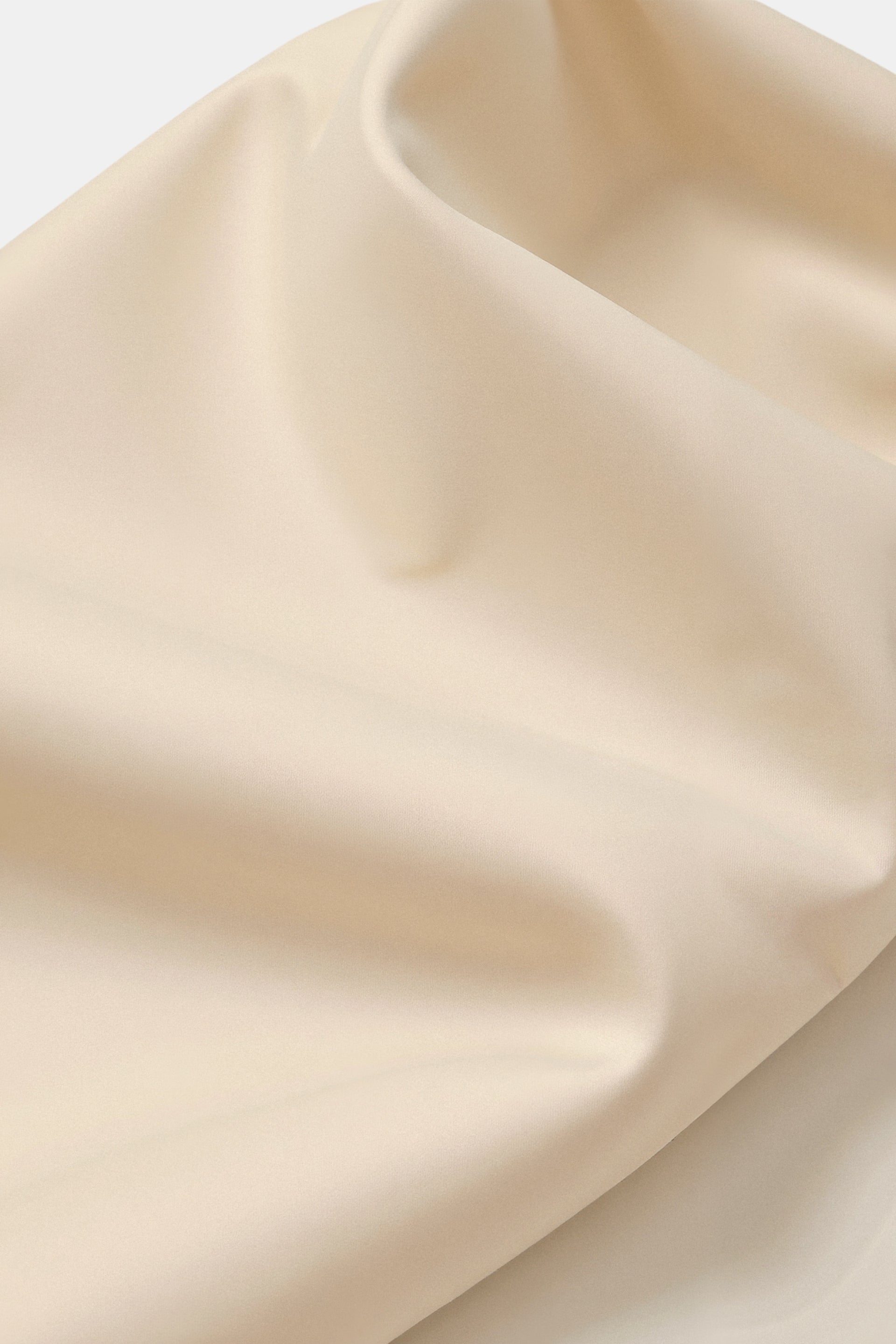 Weite Bundfaltenhose mit hohem Bund und Saum-Umschlag