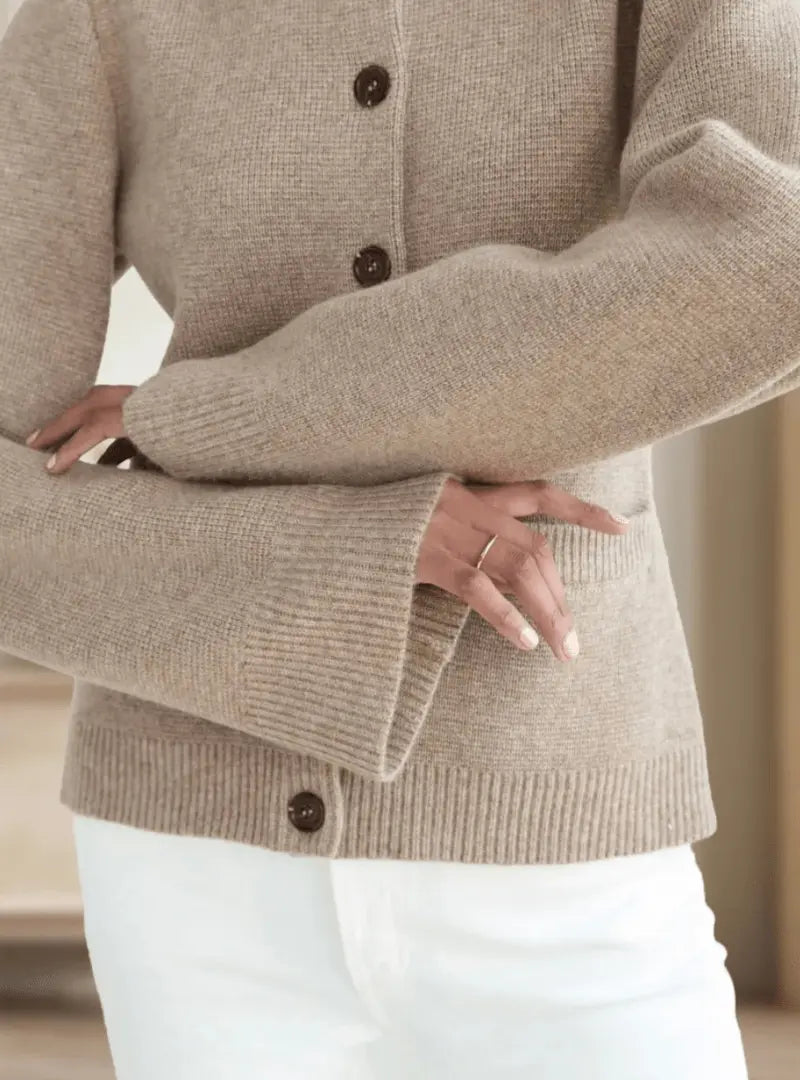 Strickjacke Damen mit Rundhals und Knopfleiste, Feinstrick Cardigan in Braun