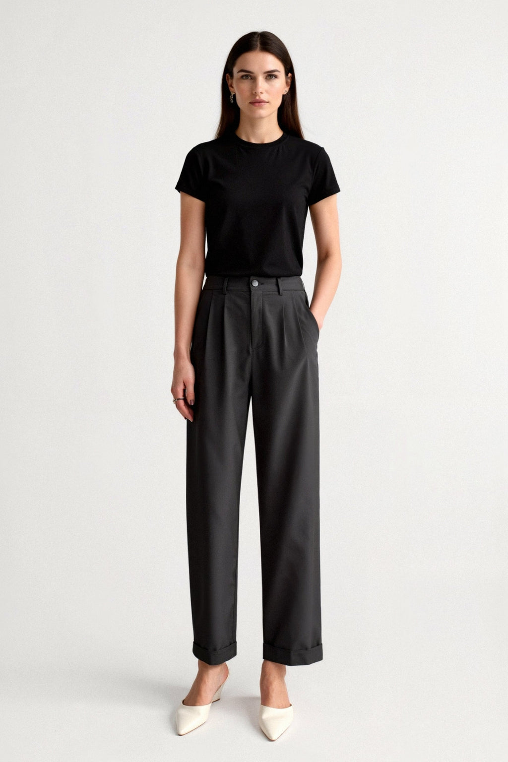 Weite Bundfaltenhose mit hohem Bund und Saum-Umschlag
