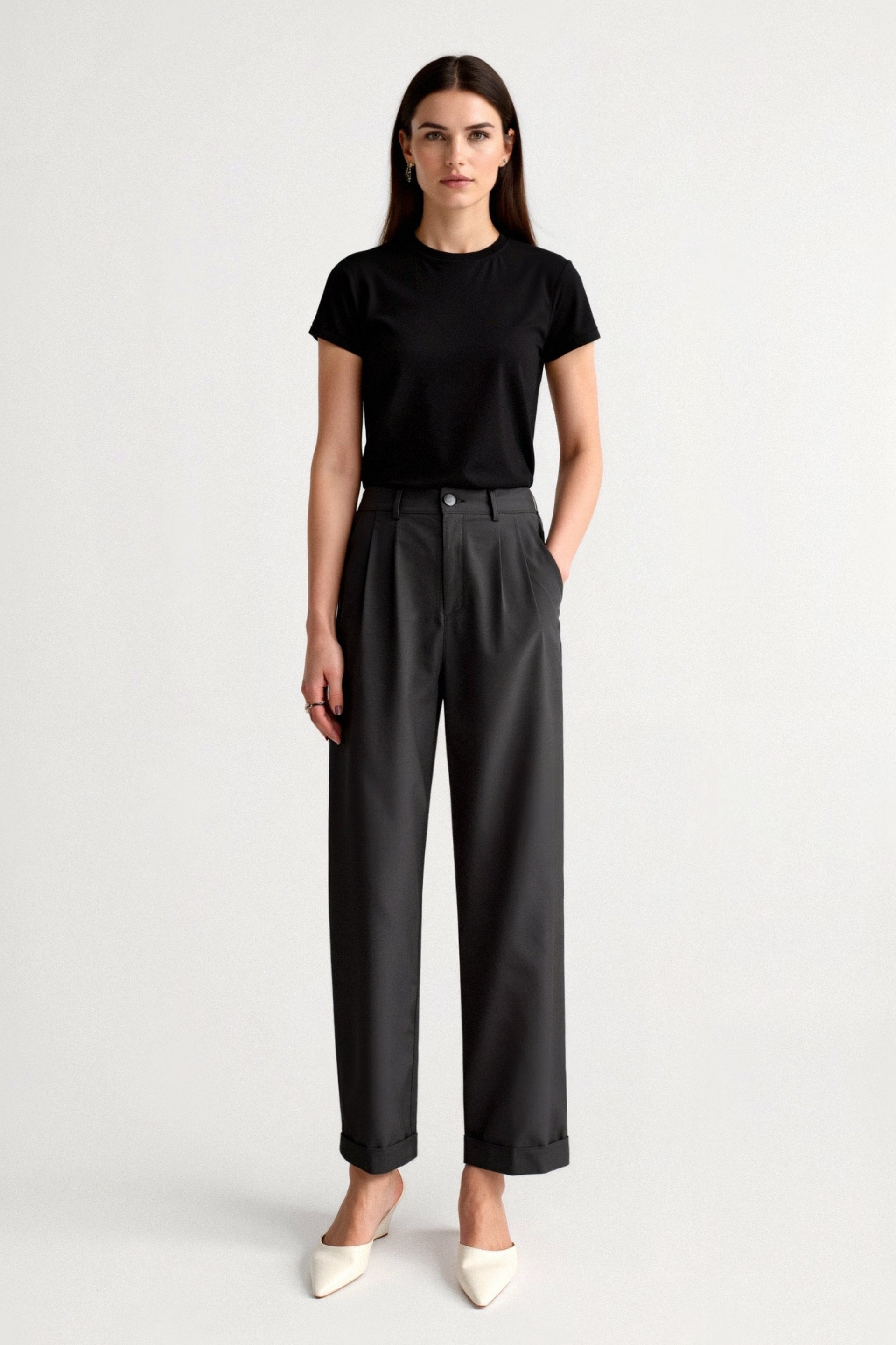 Weite Bundfaltenhose mit hohem Bund und Saum-Umschlag