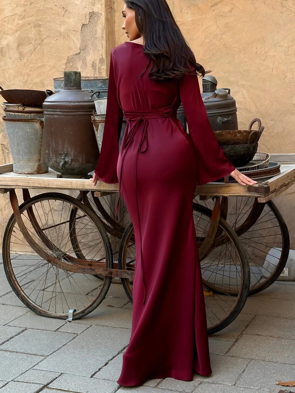 Maxikleid Damen langarm mit weitem Ausschnitt und ausgestellten Ärmeln