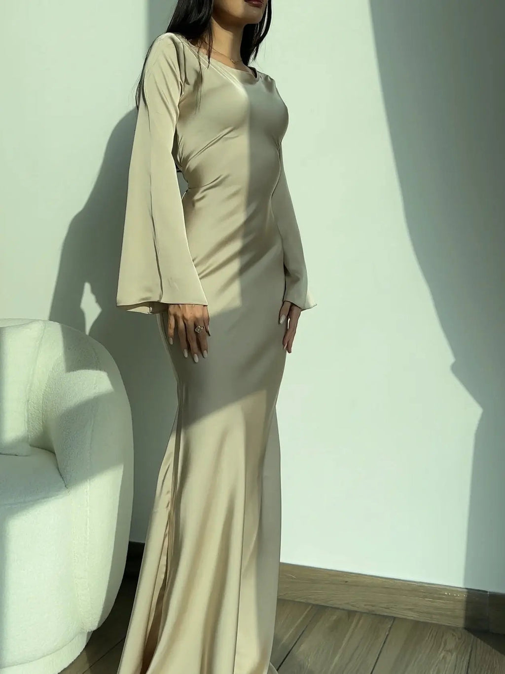 Maxikleid Damen langarm mit weitem Ausschnitt und ausgestellten Ärmeln