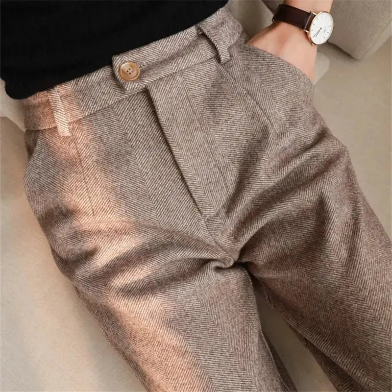 Hose mit Fischgrät-Muster, Bundfalten und hohem Bund - Khaki