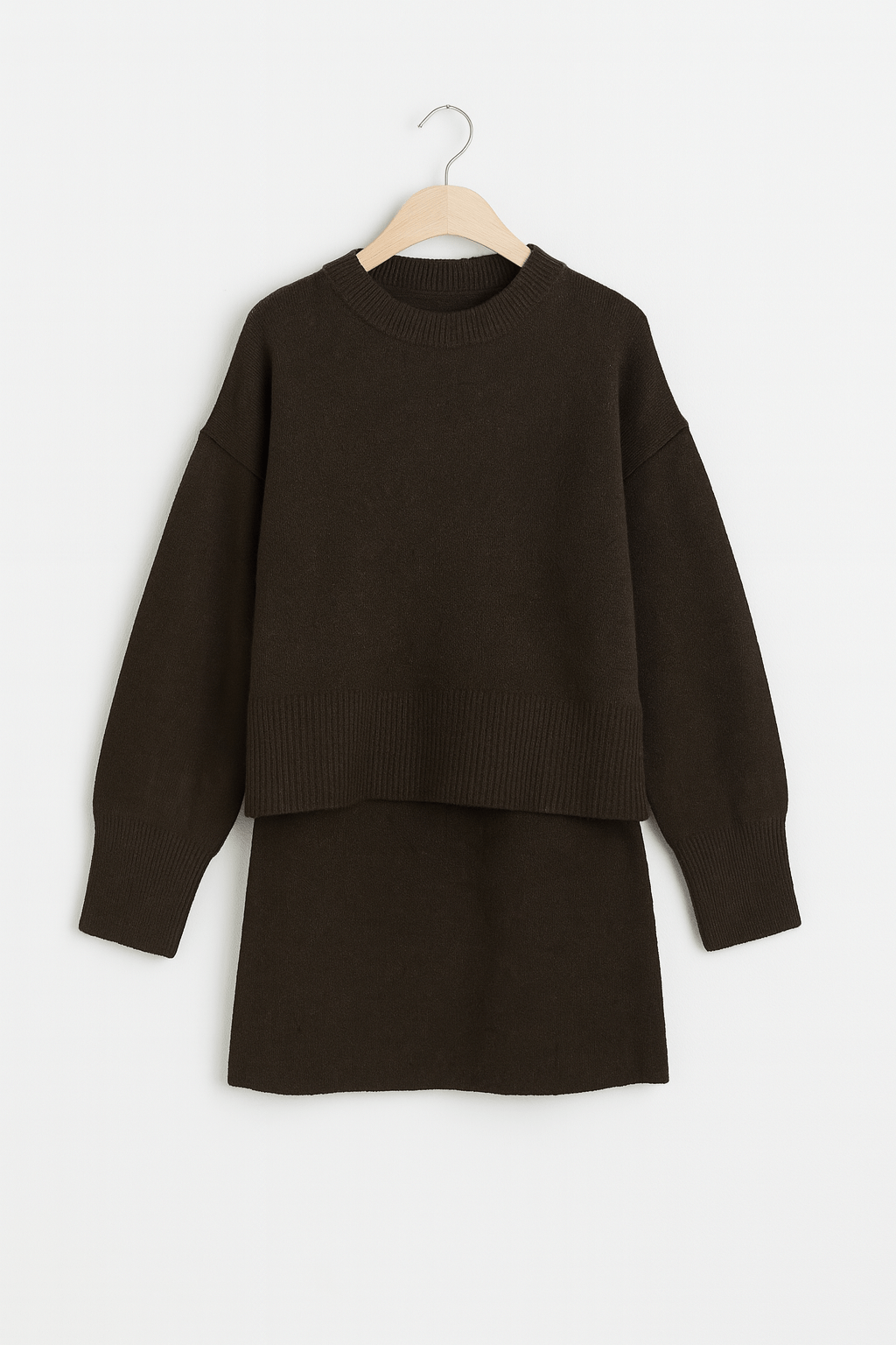 Strick-Zweiteiler Damen: weiter Pullover mit Rundhals und kurzer Strickrock