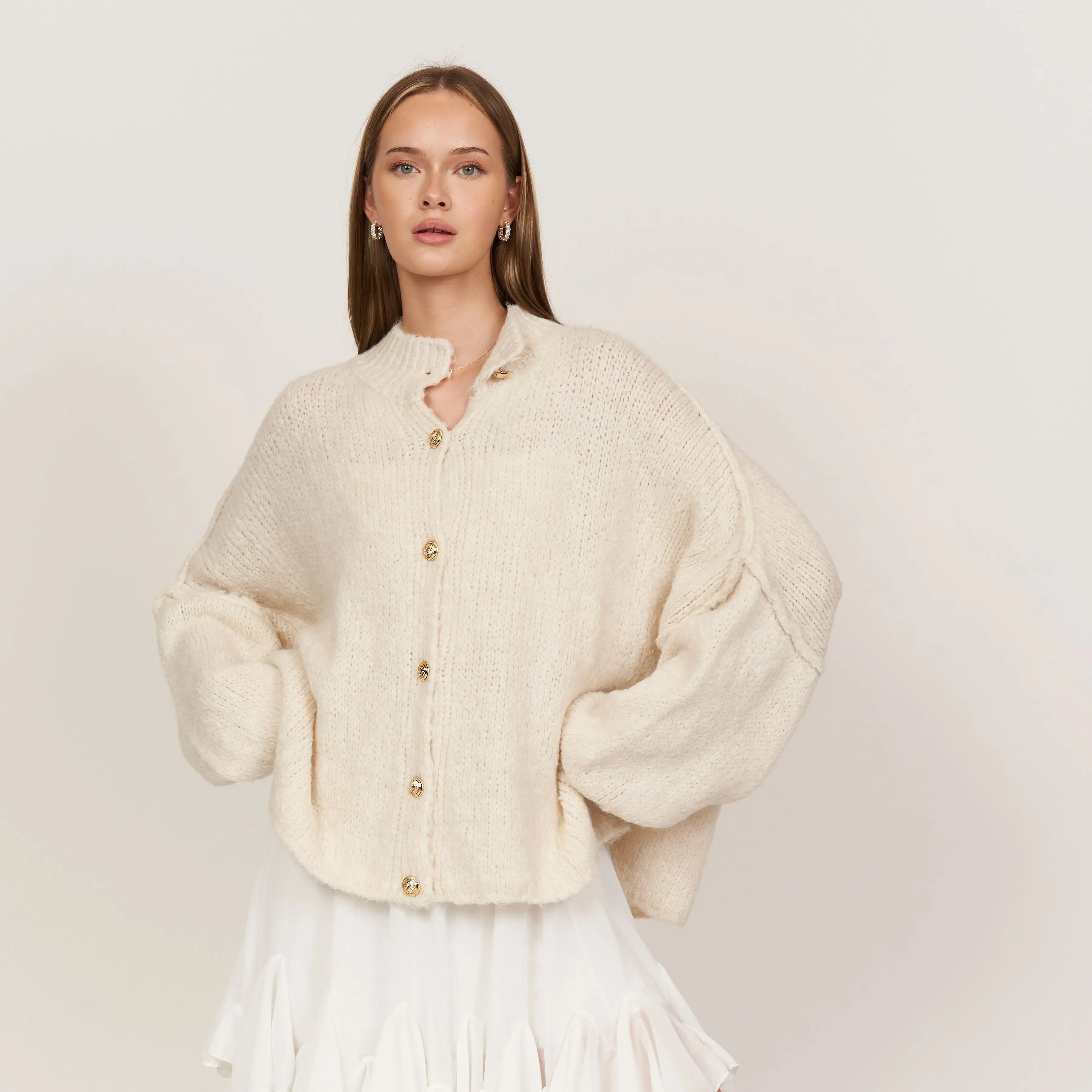 Oversize Strickjacke Damen mit Goldknöpfen, Grobstrick Cardigan in Aprikose