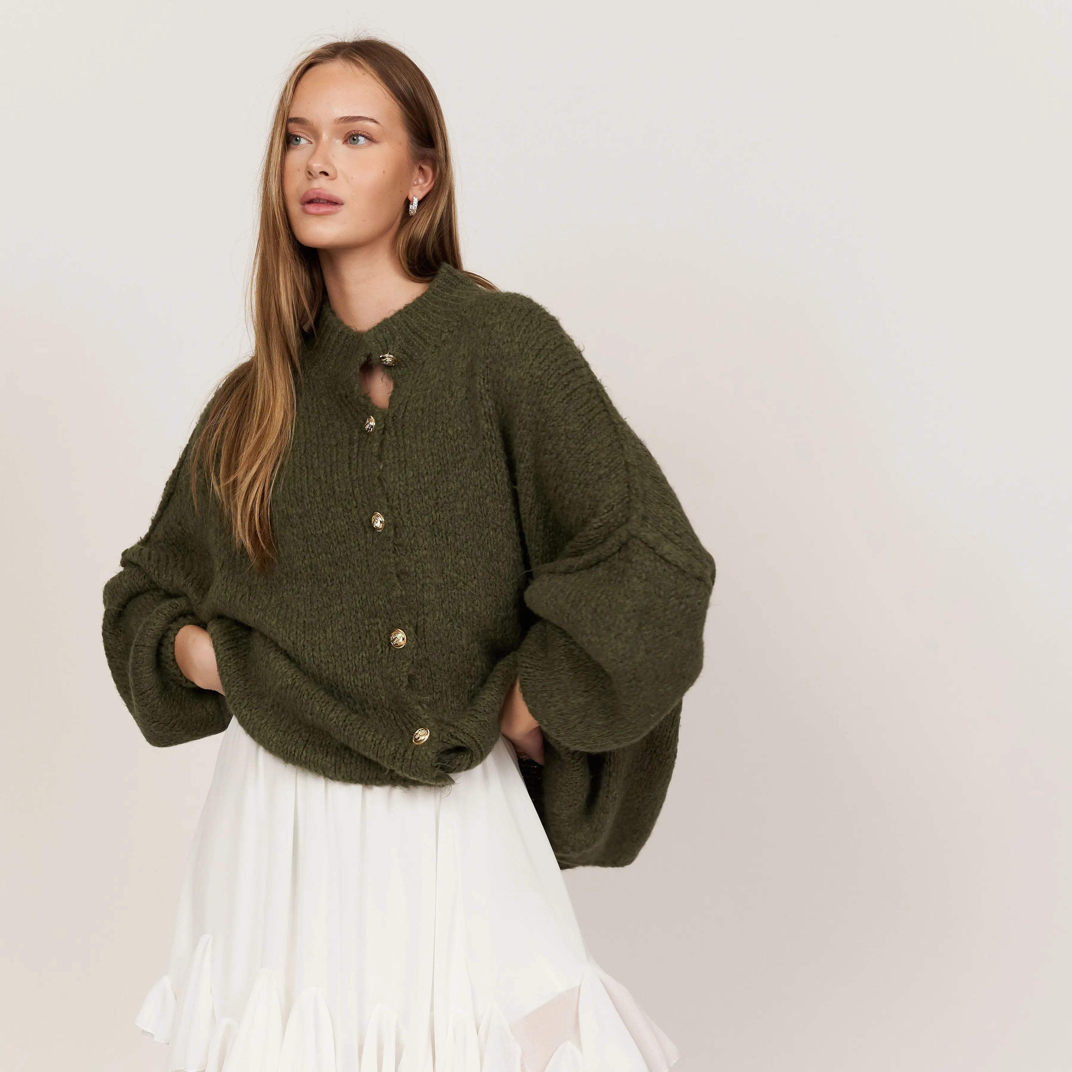 Oversize Strickjacke Damen mit Goldknöpfen, Grobstrick Cardigan in Grün