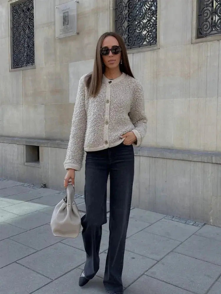 Bouclé-Cardigan Damen mit Knopfleiste und Rundhals, kurz geschnitten